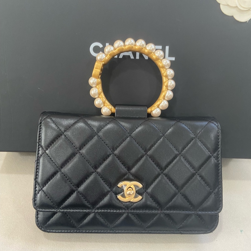 ❌❌SOLD❌❌NEW🔥🔥Chanel Quilted Lambskin Pearl Handle Crossbody Baby - Picture 13 of 14